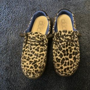 Women Hey Dude size 8